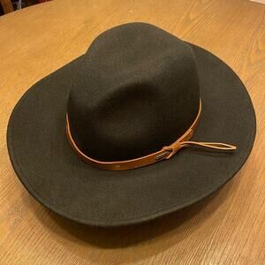 Modern Outback Vibes – NWOT Brixton Field Proper Hat